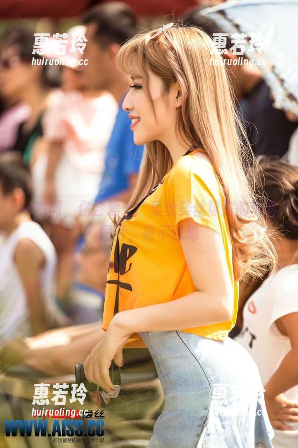一瞬间，你会爱上：爱丝美丝球童的写真图片，毫不犹豫