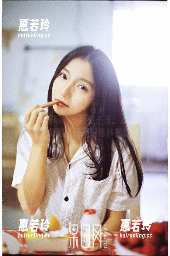 GIRLT果团网-龚玥菲 GIRLT果团网 - 一图胜千言:龚玥菲比基尼写真原图,恨不得每秒都能看!