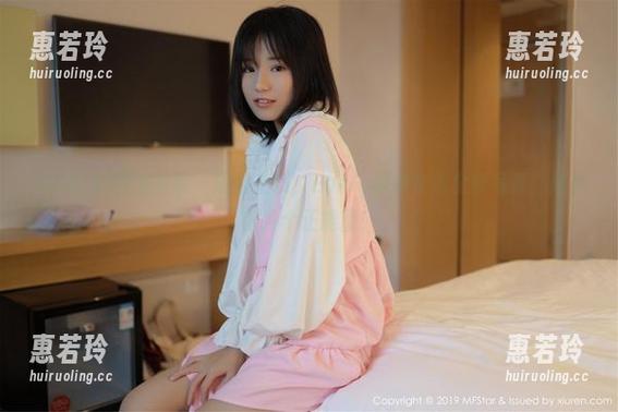 MFStar模范学院 - 短裙上线，Emily顾奈奈酱全套写真，放假前冲个正能量！