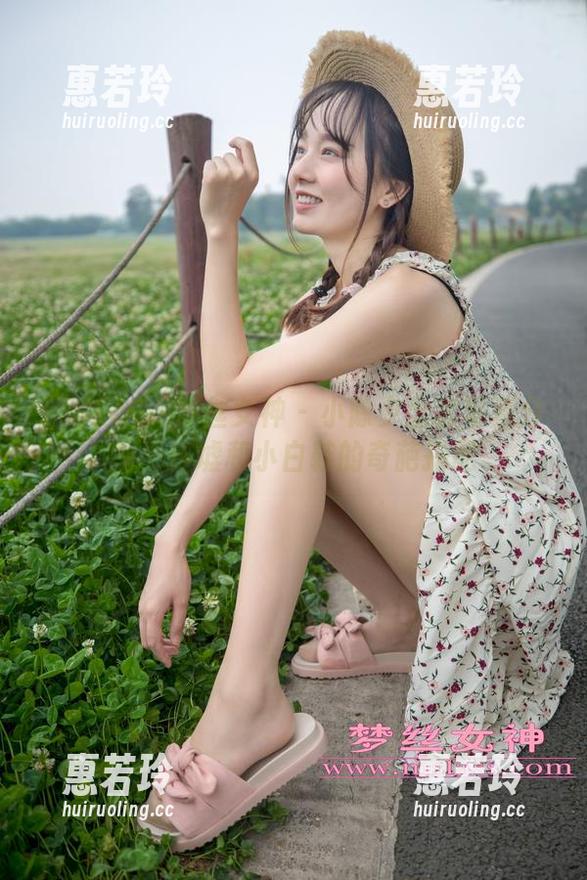 MSLASS梦丝女神 - 小除夕全套写真分享，废墟和小白鞋的奇葩搭配