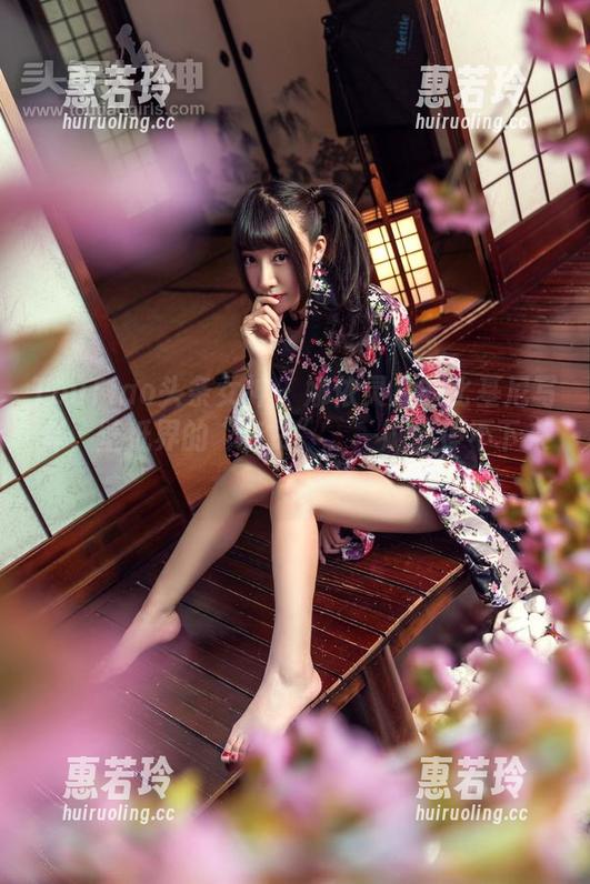 TouTiao头条女神-娜依灵儿 TouTiao头条女神 - 娜依灵儿的比基尼写真,壁纸界的“夯货”,一刷就停不下来!