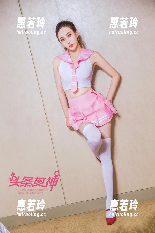 TouTiao头条女神 - 易阳学姐的写真大荟萃：精选系列，保准你欢乐与惊喜同行！