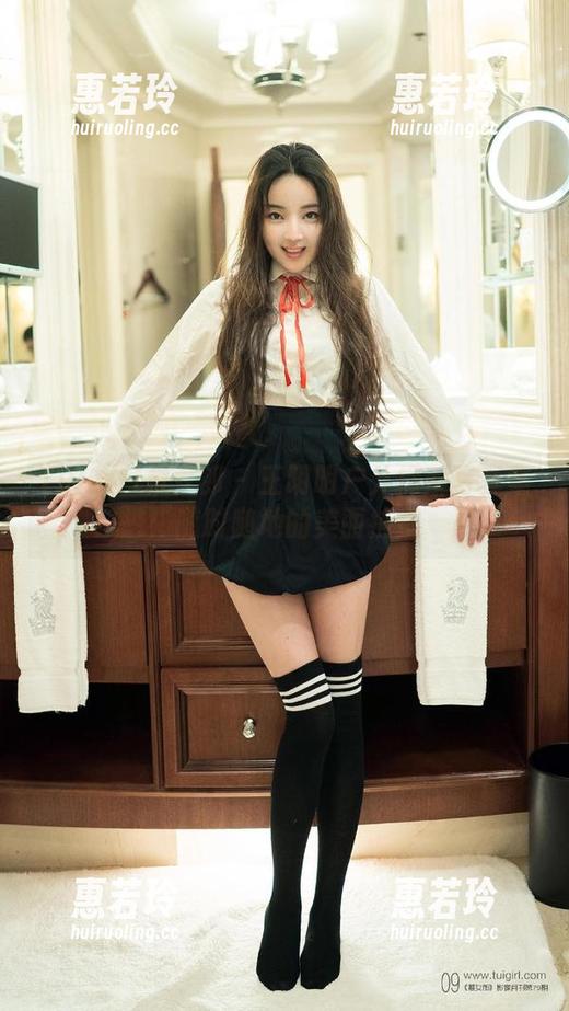 TuiGirl推女郎-王明明 TuiGirl推女郎 - 王明明户外探索写真集:随时随地的美丽捕捉