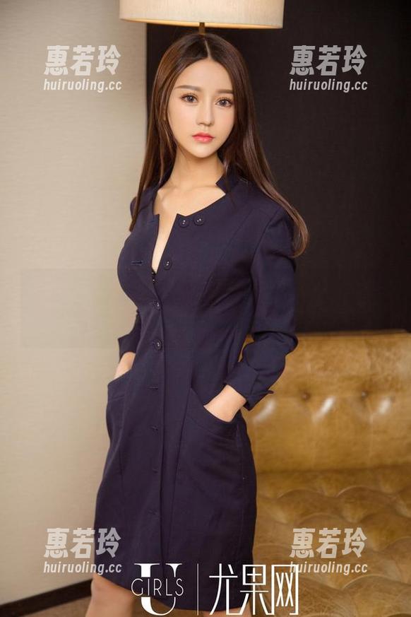 UGirls尤果网 - 走近温鈊怡：丝袜大合集，更新中散发的无形吸引力！