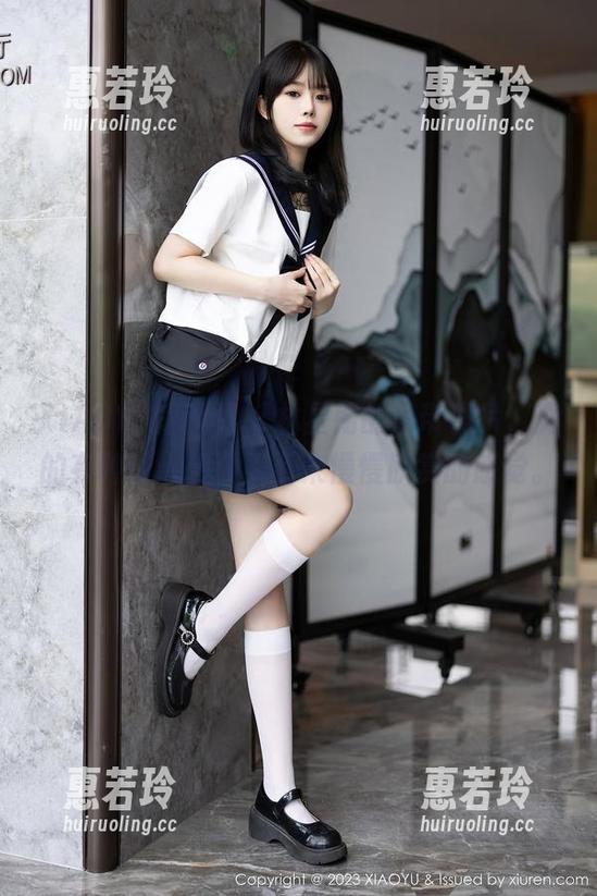 XIAOYU语画界 - 林星阑的吊带照片，真的有种让人想要坐下来慢慢欣赏的感觉。