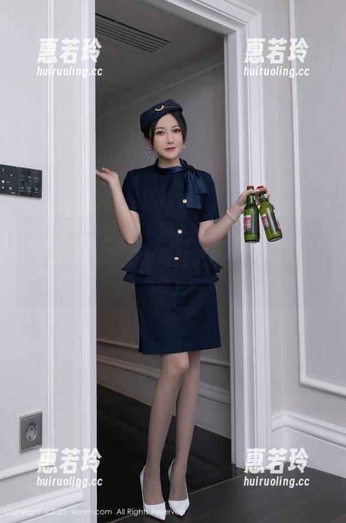 Xiuren秀人网-Elise谭晓彤 Xiuren秀人网 - 精选图片!Elise谭晓彤护士,光影交织间的无声倾诉,绝了老铁!