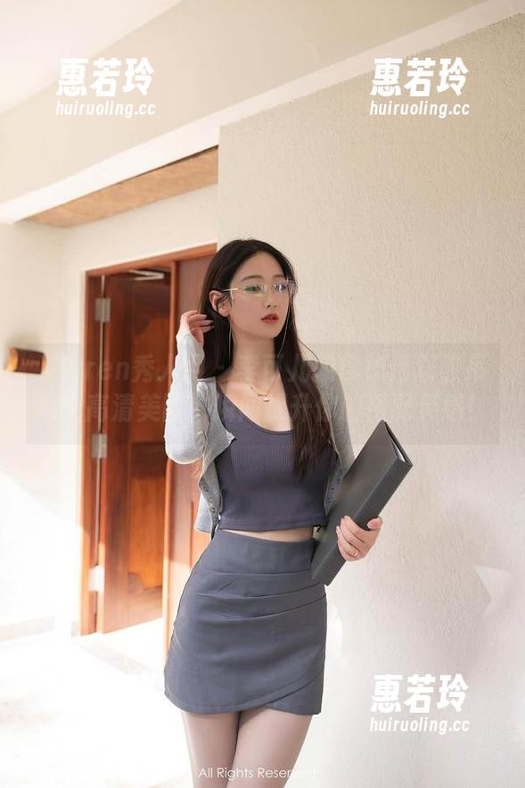 Xiuren秀人网 - 李可儿教你如何驾驭吊带：高清美图，瞬间提升你的搭配灵感！