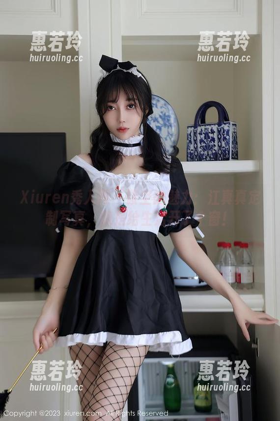Xiuren秀人网-江真真 Xiuren秀人网 - 镂空的魅力:江真真定制写真,像是给生活开了个窗!
