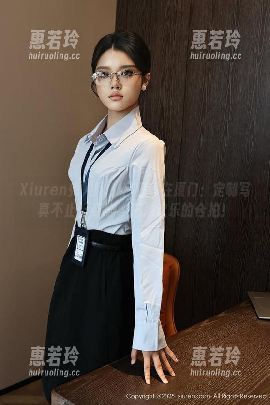 Xiuren秀人网-程程程 Xiuren秀人网 - 程程程在厦门:定制写真不止于姿势,还是欢乐的合拍!