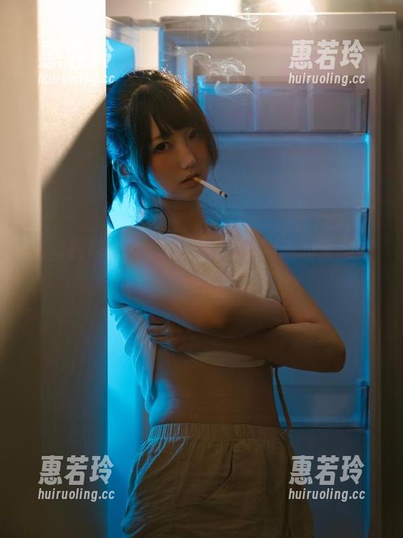 nagisa魔物喵 高清胶带少女:nagisa魔物喵的童趣与调皮
