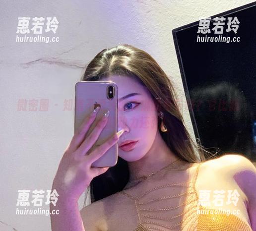 不爱笑的赛琳 微密圈 - 知道不爱笑的赛琳的吊带吗?它比我上班的动力还强!