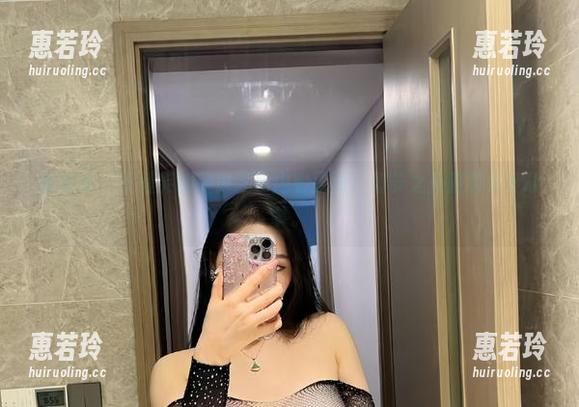 不爱笑的赛琳 微密圈 - 不爱笑的赛琳红色内衣原图:细节之处藏着太多故事。
