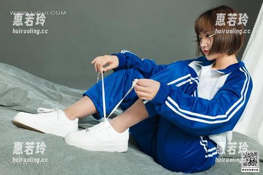 丽柜 - 肖肖的职业装造型，这些原图让人想立马换上！