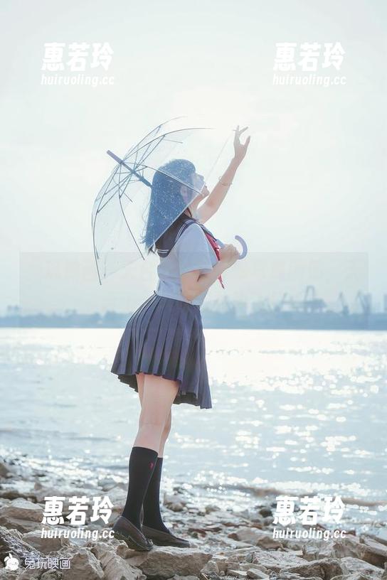 兔玩映画：天台学妹的奇妙写真图册，天台上，风吹得故事飞！