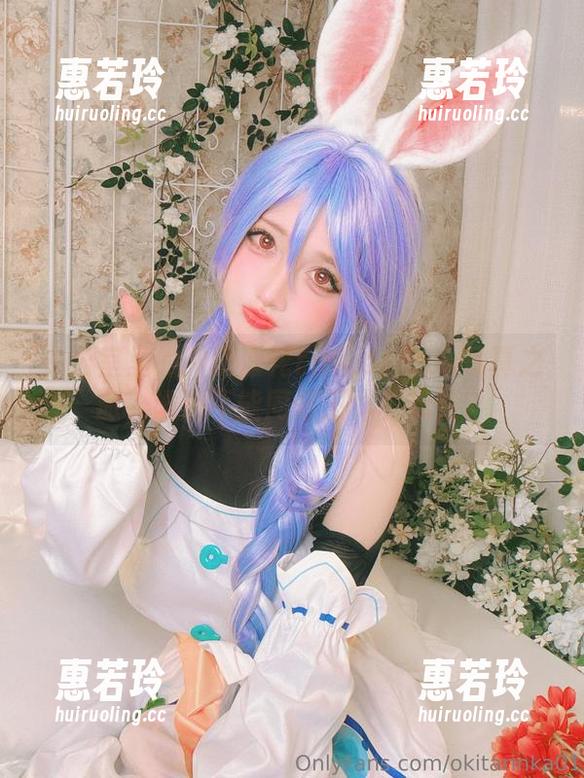办公室里的冲田凛花rinka：cos写真之旅，谁说不能同时工作和玩耍？