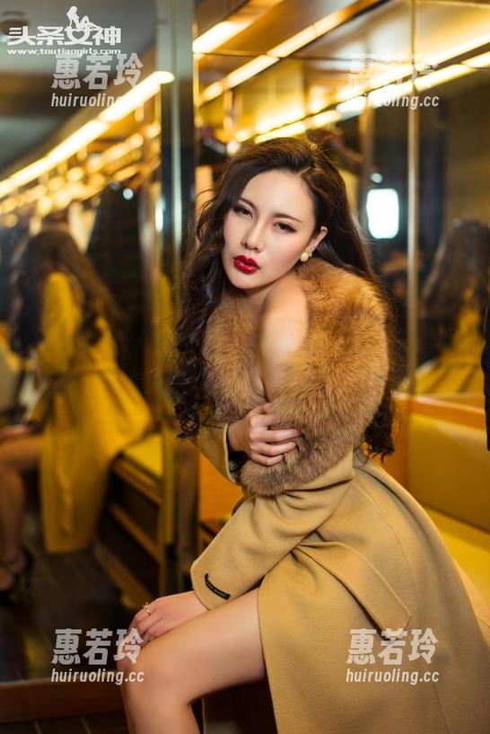 头条女神-小晴子 头条女神 - 免费图集大放送,小晴子透明风光,感觉好像抓住了一缕晨曦的清新。