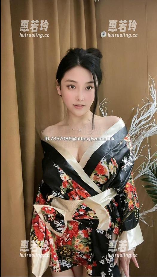 微密圈 - 红得发紫的奶雯战衣，作品和资源都让人咂舌