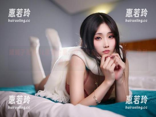 嫣嫣子黑丝OL套装全集：在工作会议上心神不宁，这就是精致的利器！