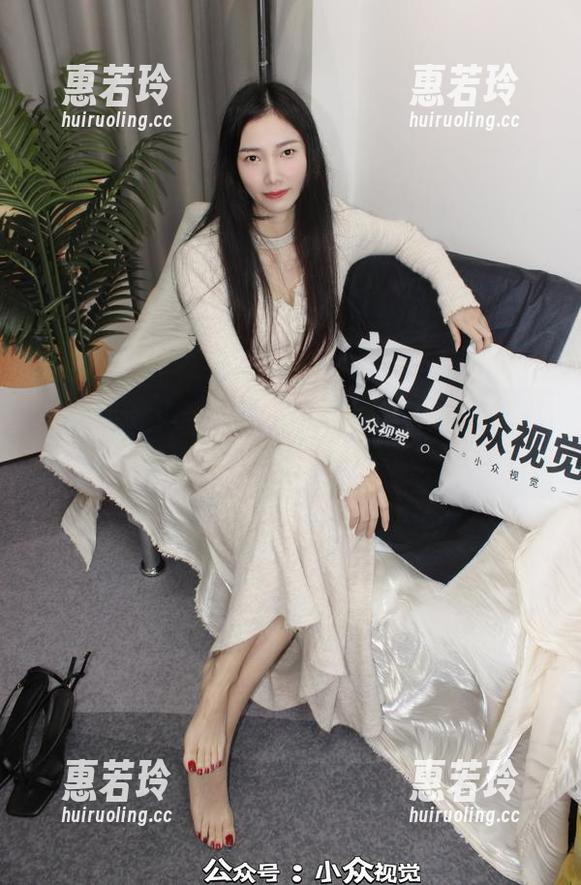 小众视觉 - 灵灵毛衣高清照片，真想把那种慵懒感穿在身上！