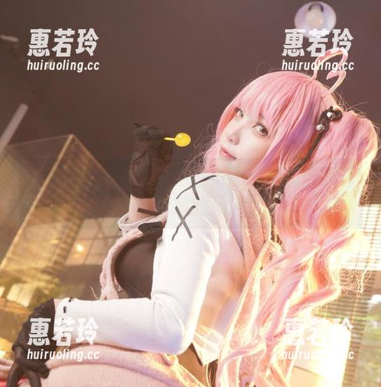 小和甜酒 免费美图大放送!跟随小和甜酒的虎鲸探索未知的美!