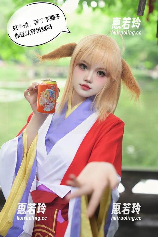 在线欣赏戚顾儿的红裙作品：美好还是幻灭，谁说得清？