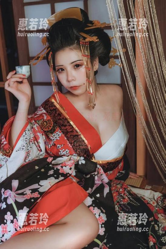 无颜小天使wy 无颜小天使wy带你入戏:死库水cos是心跳的图包!