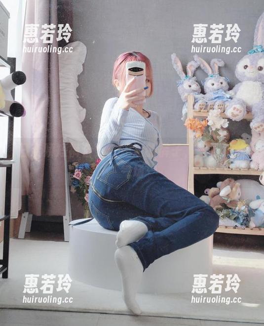 日奈娇短裤合集：短短的裤子，难挡她的气场