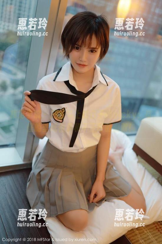 模范学院 - 万圣节上的白子嫣nicky：奇怪的壁纸合集和不正经的幽默！