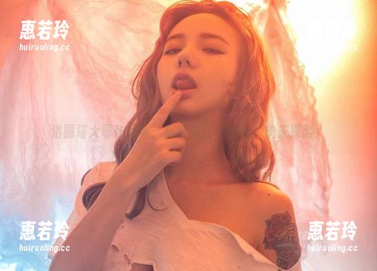 洛丽塔大哥 洛丽塔大哥作品集:浴缸里的小秘密,快来探险!