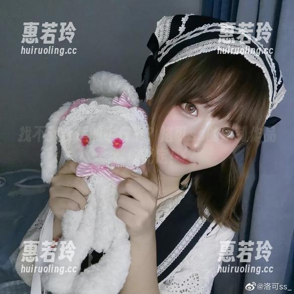 找不到合适的牛仔裤？洛可ss的定制作品帮你搞定！
