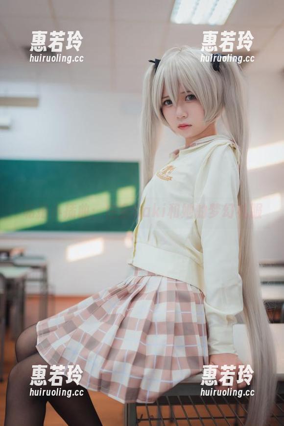 白金Saki 私拍小插曲:白金Saki和她的梦幻礼服
