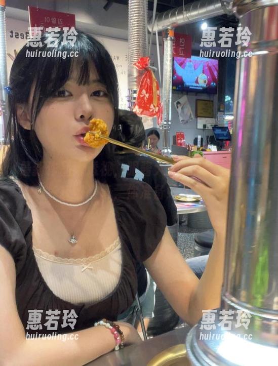 眼酱大魔王w 最新作品大透视,眼酱大魔王w和她的西灰丝高筒,你准备好了吗?