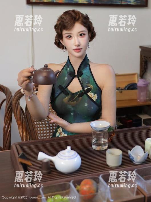 秀人网-lingyu69 秀人网 - 全套图集:lingyu69户外小剧场,瞧她的阳光气息