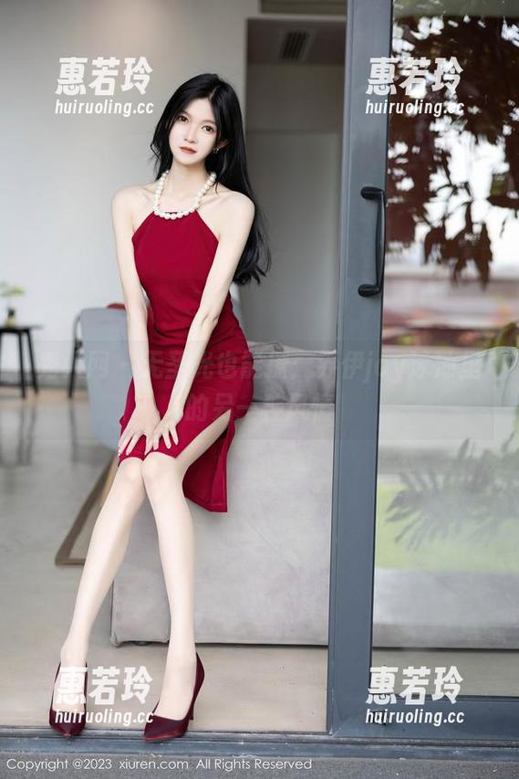 秀人网-乔伊joy 秀人网 - 无圣光也能撩:乔伊joy泳池里的另一种风情