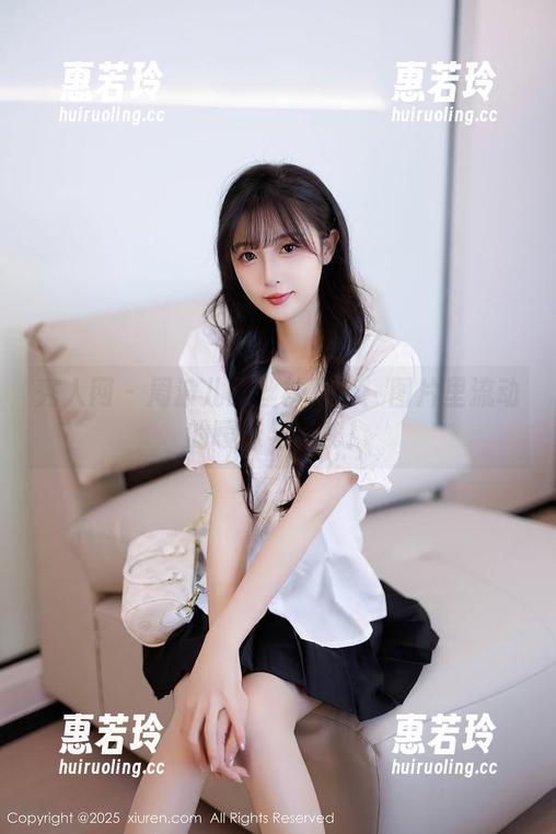 秀人网-周波儿 秀人网 - 周波儿的丝袜写真:图片里流动的暧昧与神秘!
