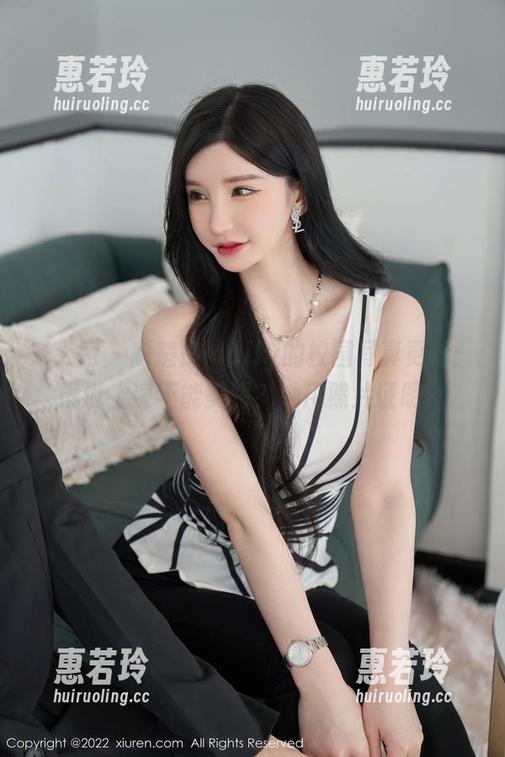 秀人网-顾楚楚Maily 秀人网 - 顾楚楚Maily的校园写真更新:谁说上课不能美丽?她用照片证明!