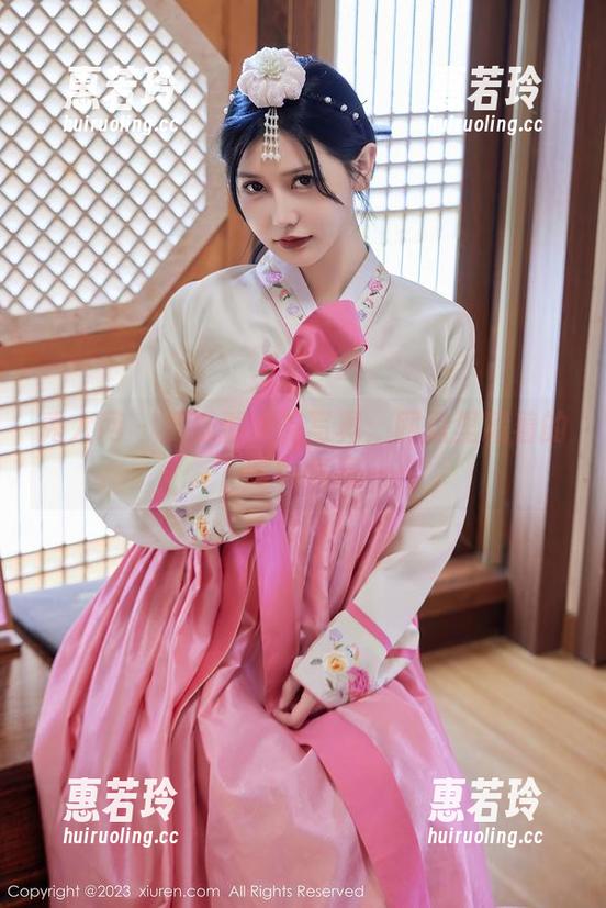 秀人网-黄乐然 秀人网 - 黄乐然女友写真:网盘里藏着的暧昧气息