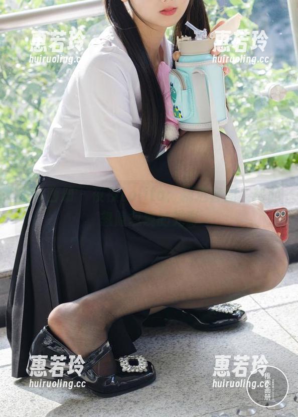 稚乖画册 - 夜夜Lolita：精选套图，捡起忽隐忽现的光影