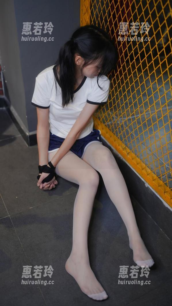 紧急企划 - 小婕的水手服黑丝图片作品：让人心动又忍俊不禁的组合！