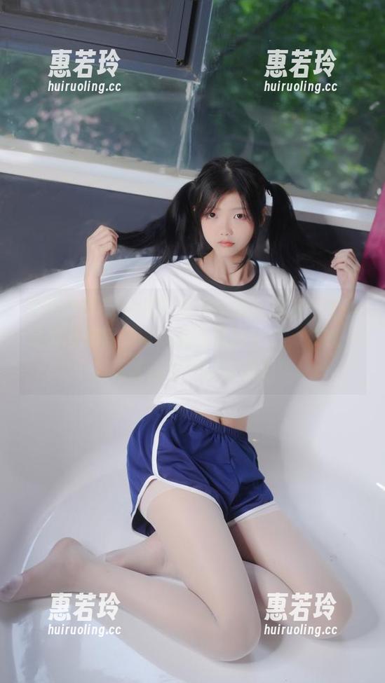 紧急企划 - 小恩职业装形象大崩溃！不，是美图和照片再次刷新我的审美，快来一起见证这奇妙的时刻吧！
