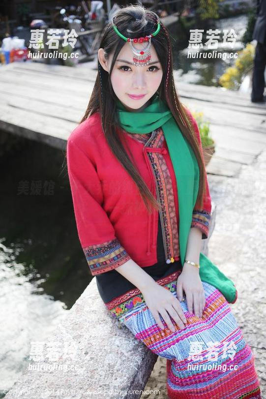 美媛馆-于大乔 美媛馆 - 于大乔的纯白幻影:原图透出的一抹神秘