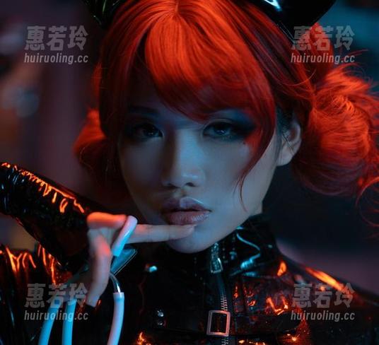 芊川一笑MNK 想看双子吸血鬼的真实人生?点开芊川一笑MNK的原图!
