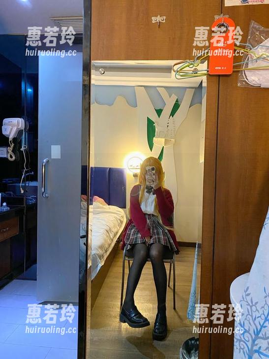 芋圆侑子 高跟鞋里的芋圆侑子:美图更新,感觉自己被‘碾压’了。