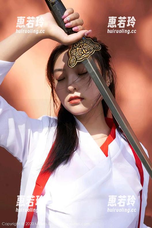 蜜桃社 - 高清图册：静香Mandy的泳池日常，简直是清凉与优雅的结合。