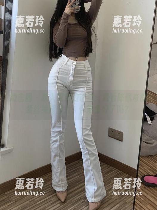 微密圈 - 跃入眼帘的诱惑：观看陈佩奇的紫丝美腿图片，你准备好了吗？