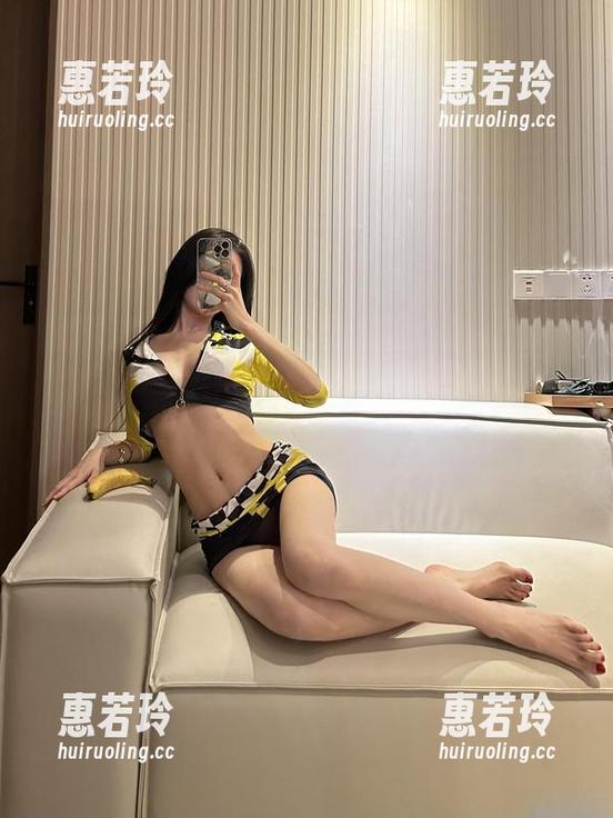 黎允熙baby 微密圈 - 长腿修女的魅力:黎允熙baby原图和那绝妙的更新时刻。